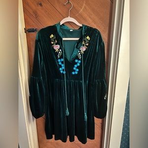 Green velvet with floral embroidery dress